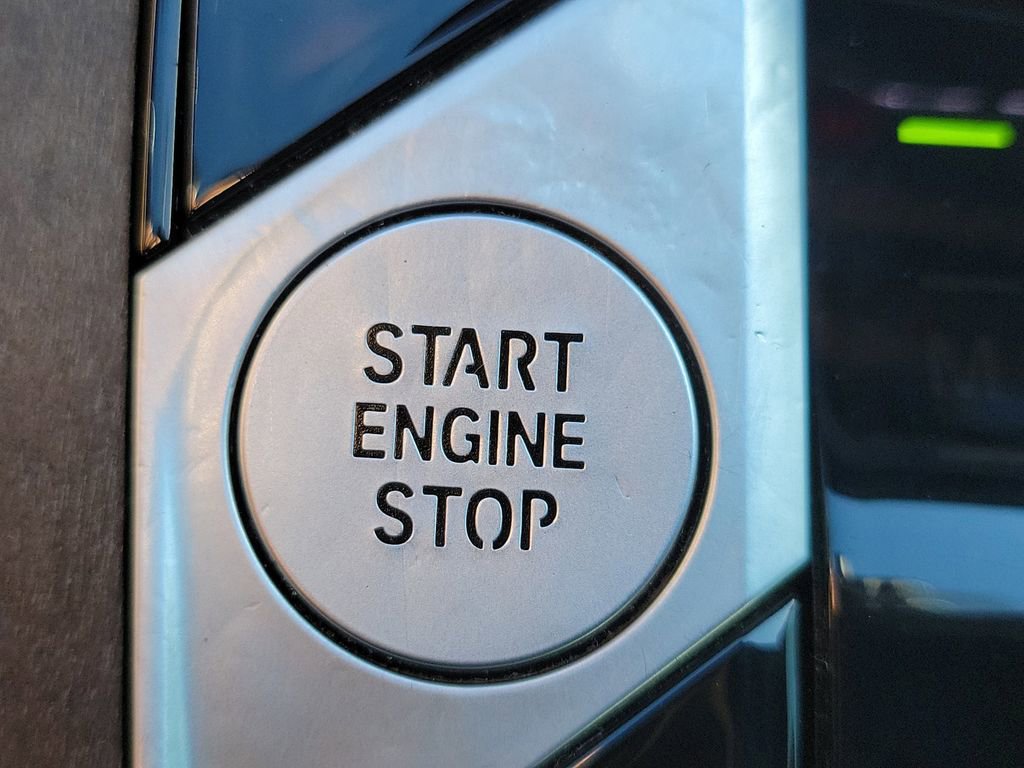 Used 2023 BMW X7 xDrive40i w/ Premium Package image 30