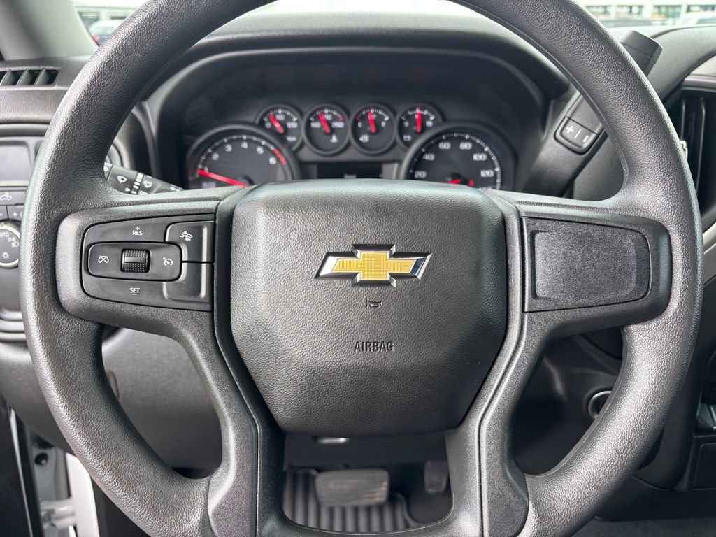 Used 2025 Chevrolet Silverado 1500 Custom RWD image 9