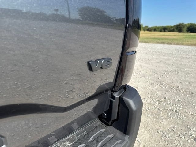Used 2020 Toyota Tacoma TRD Off-Road AWD/4WD image 14