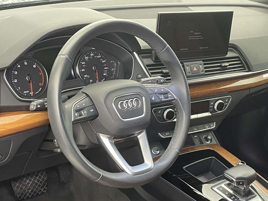 Used 2023 Audi Q5 2.0T Premium w/ Convenience Package AWD/4WD image 4