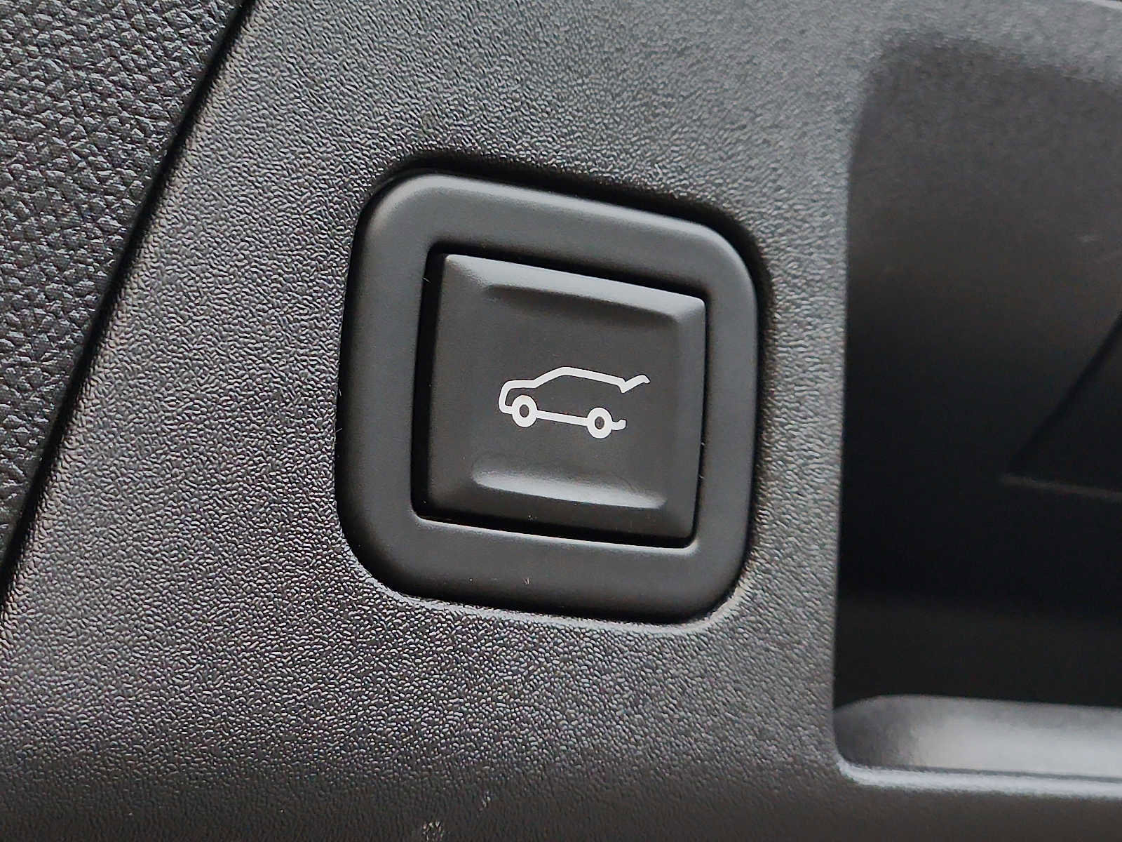 Used 2023 Buick Envision Essence w/ Sport Touring Package image 29