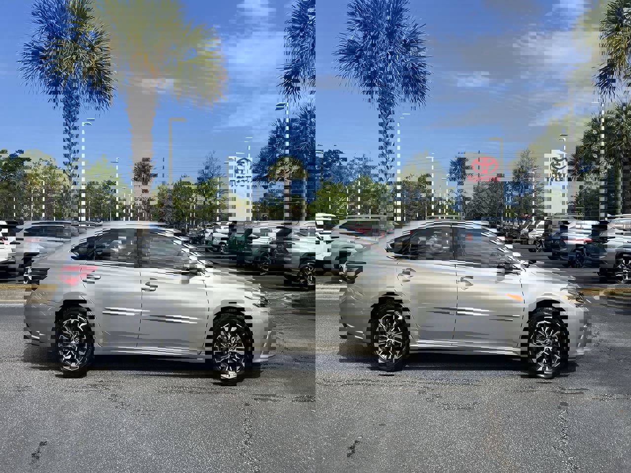 Used 2017 Toyota Avalon XLE Premium w/ Protection Package image 11