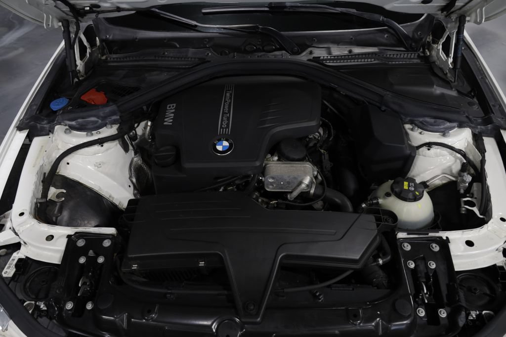 Used 2017 BMW 320i xDrive Sedan AWD/4WD image 34