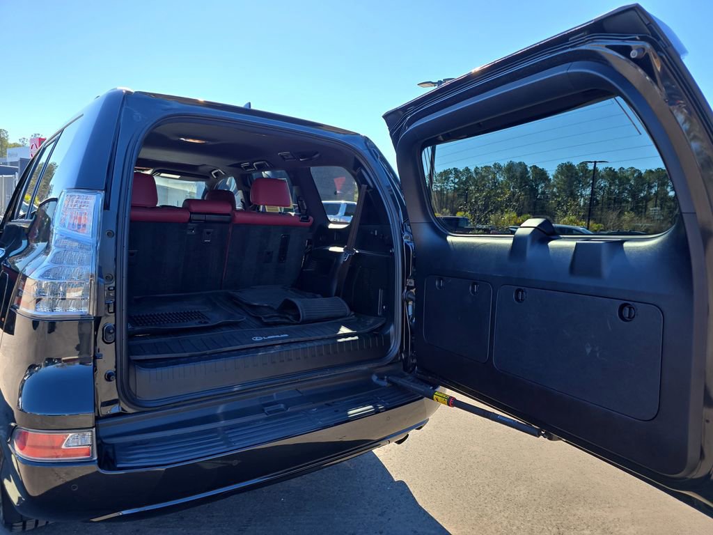 Used 2023 Lexus GX 460 Premium w/ Premium Package image 17