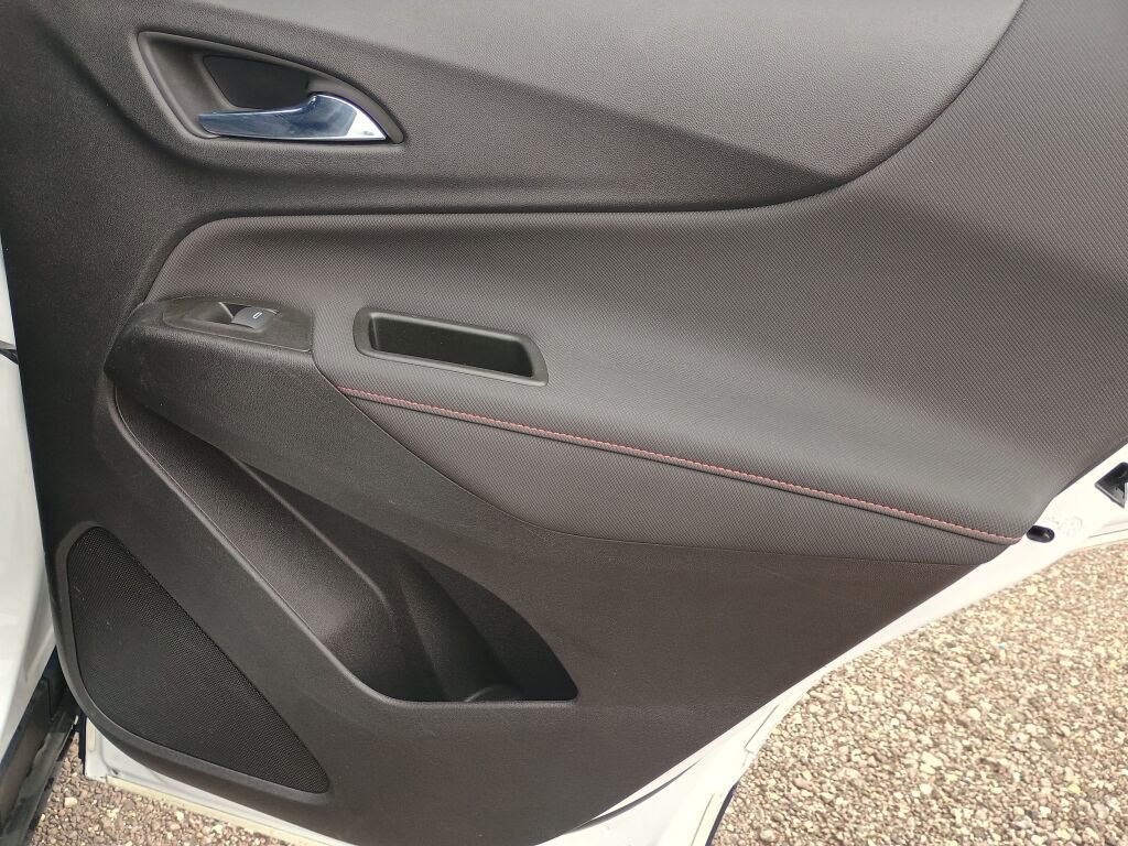 Used 2022 Chevrolet Equinox RS w/ Infotainment Package image 20