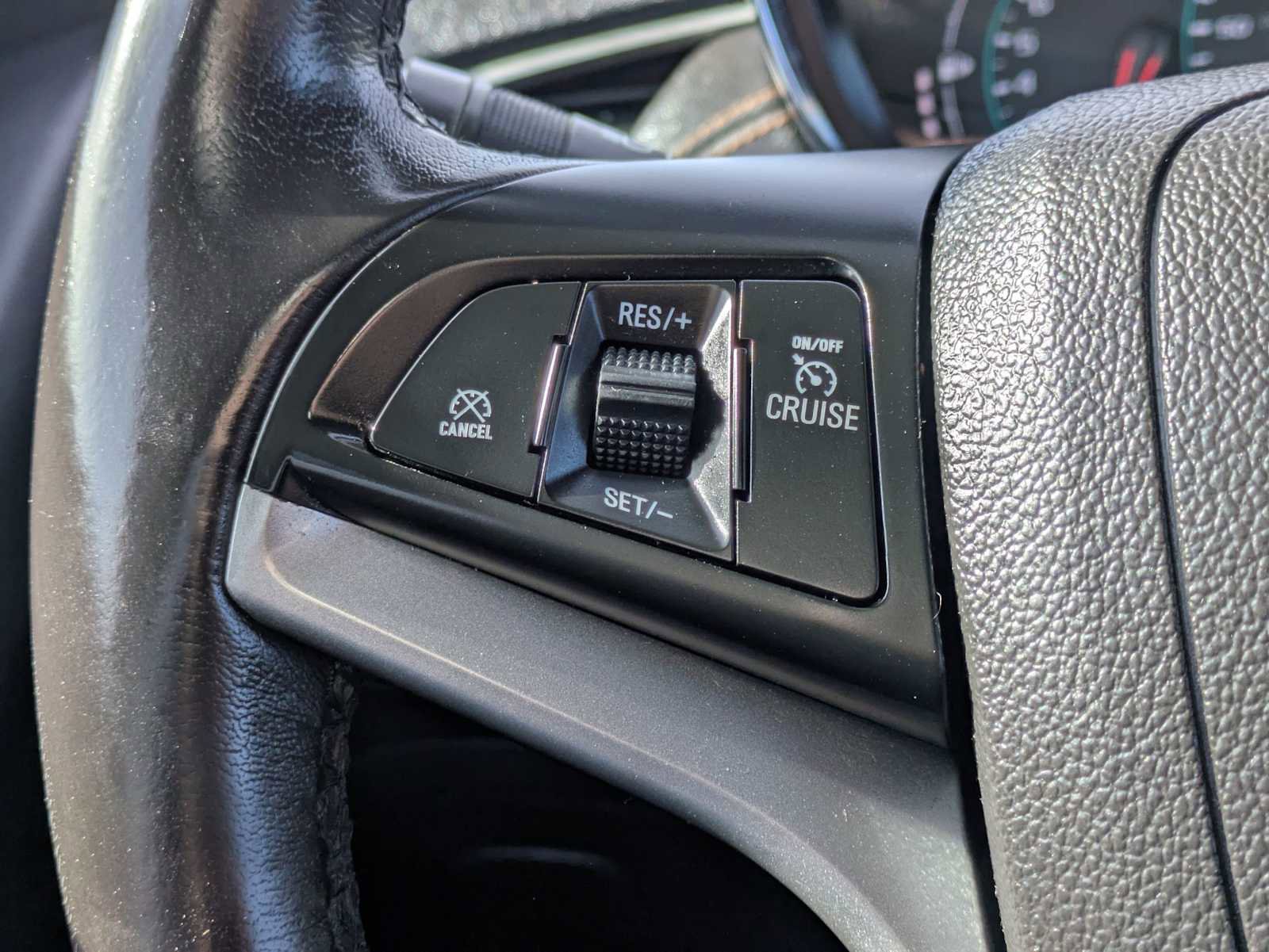 Used 2020 Chevrolet Trax LT w/ LT Convenience Package image 24