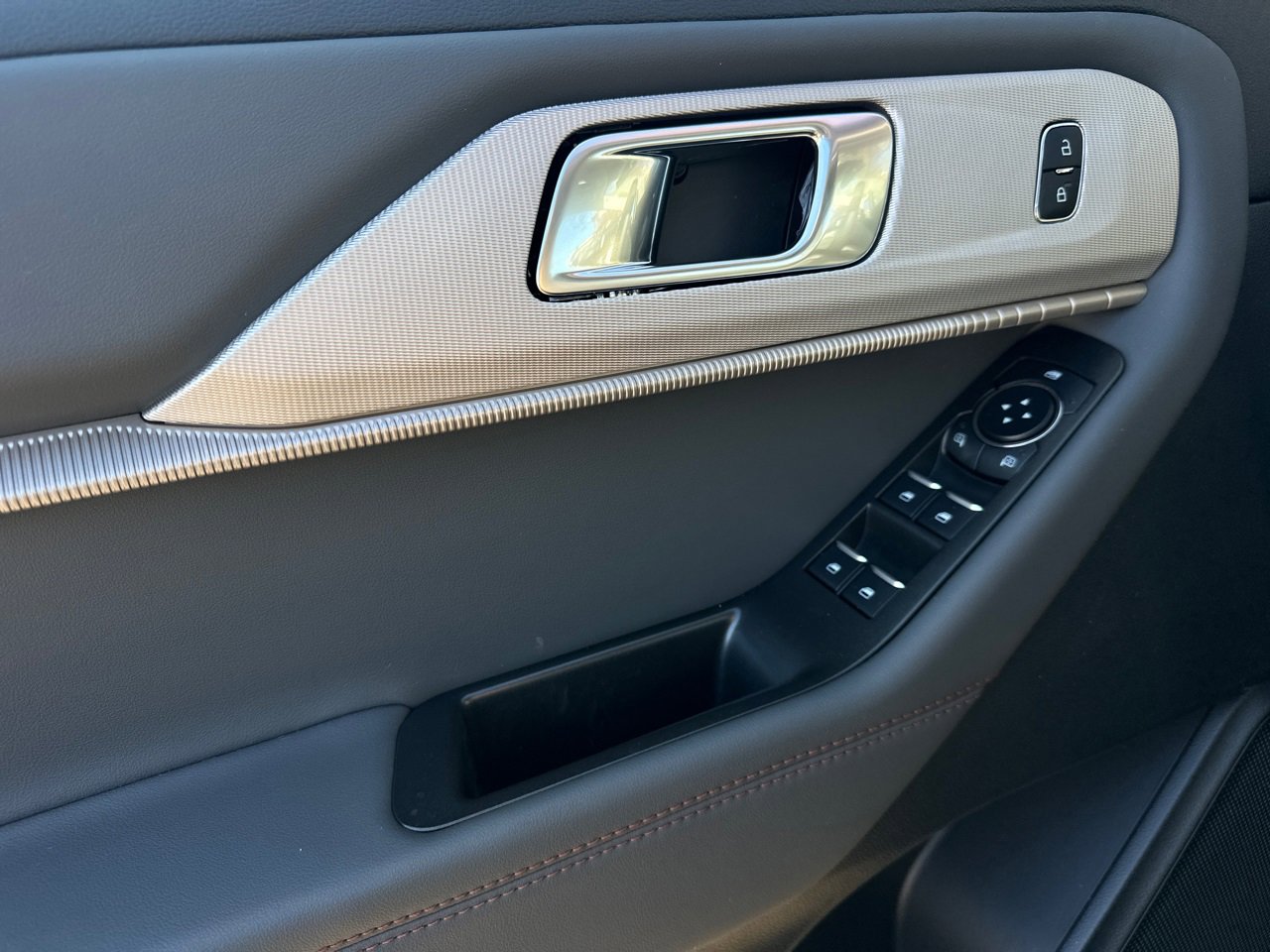 New 2026 Ford Explorer Active w/ Active Comfort Package image 35