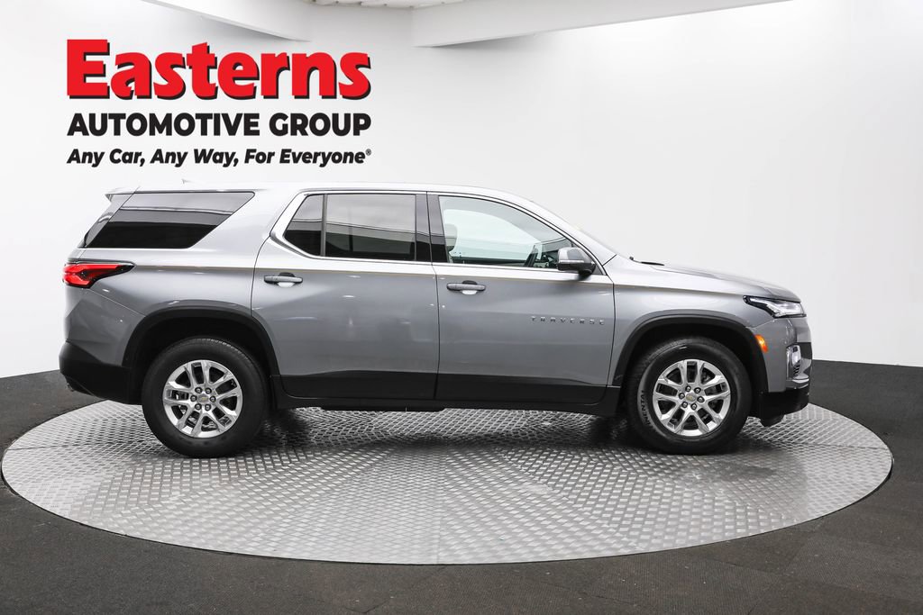 Used 2023 Chevrolet Traverse LS w/ Safety Package image 4