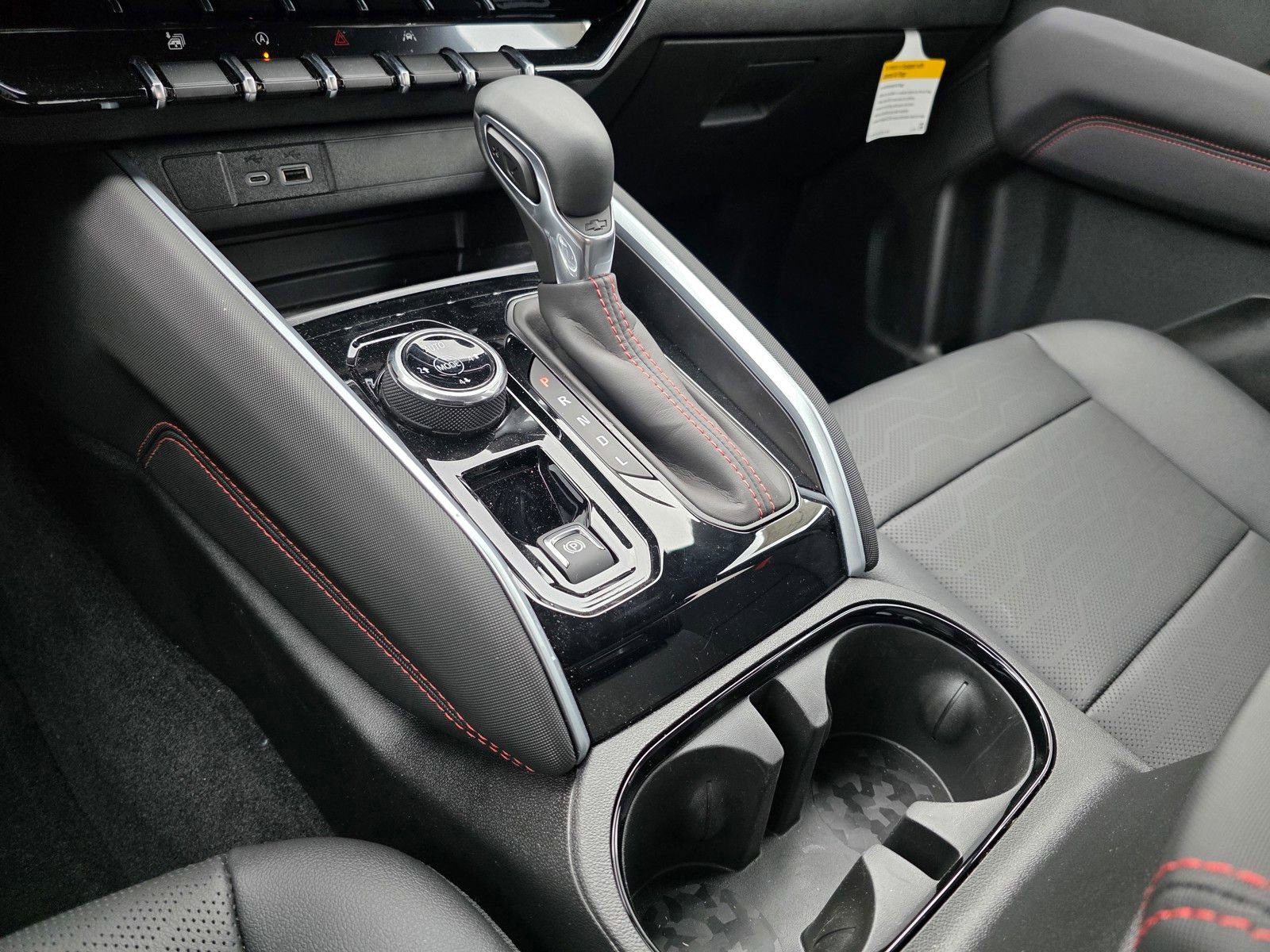 New 2025 Chevrolet Colorado Z71 w/ Technology Package AWD/4WD image 28