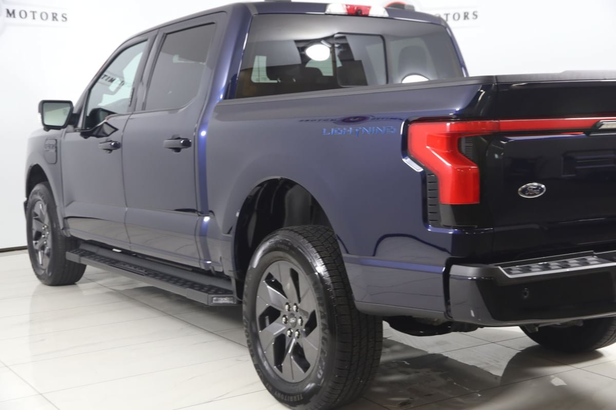 Used 2023 Ford F150 Lightning Lariat AWD/4WD image 25