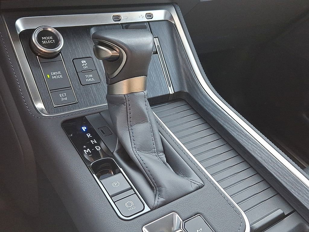 Used 2025 Lexus GX 550 w/ Accessory Package (2T) image 11