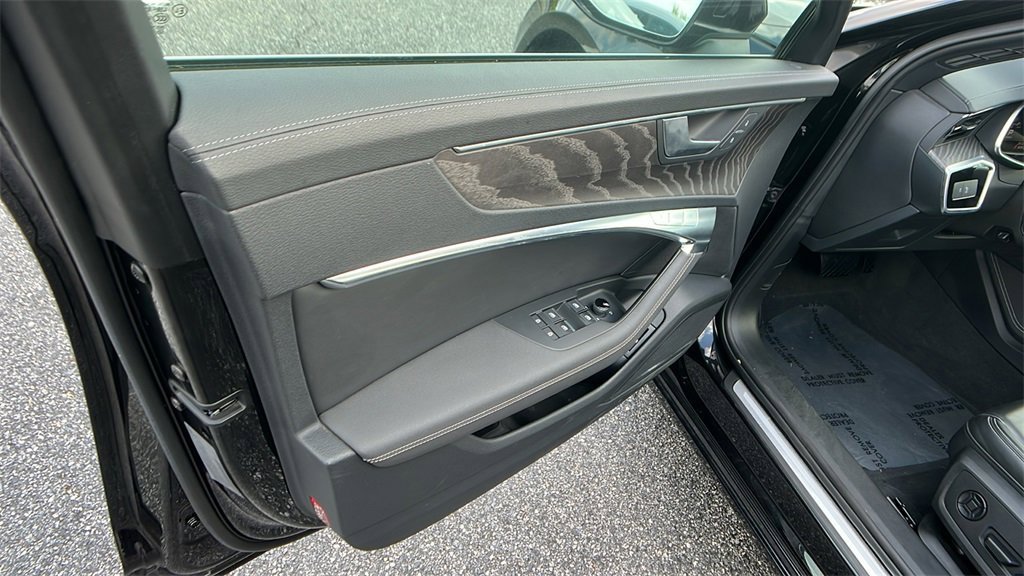 Used 2024 Audi A6 Premium Plus image 11