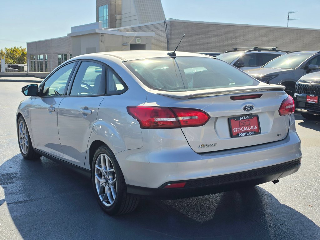 Used 2015 Ford Focus SE w/ Equipment Group 201A FWD image 5