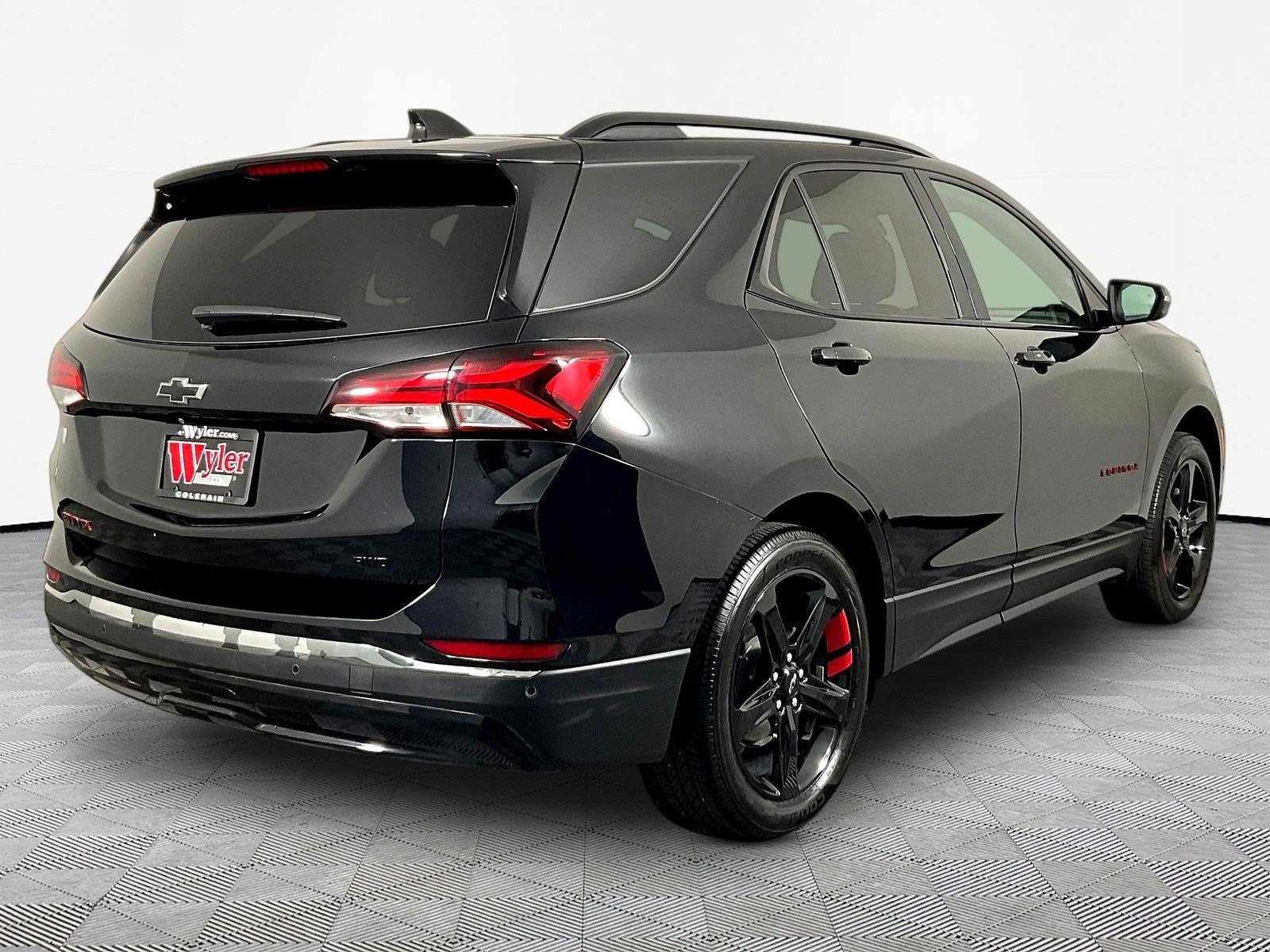 Used 2023 Chevrolet Equinox Premier AWD/4WD image 6