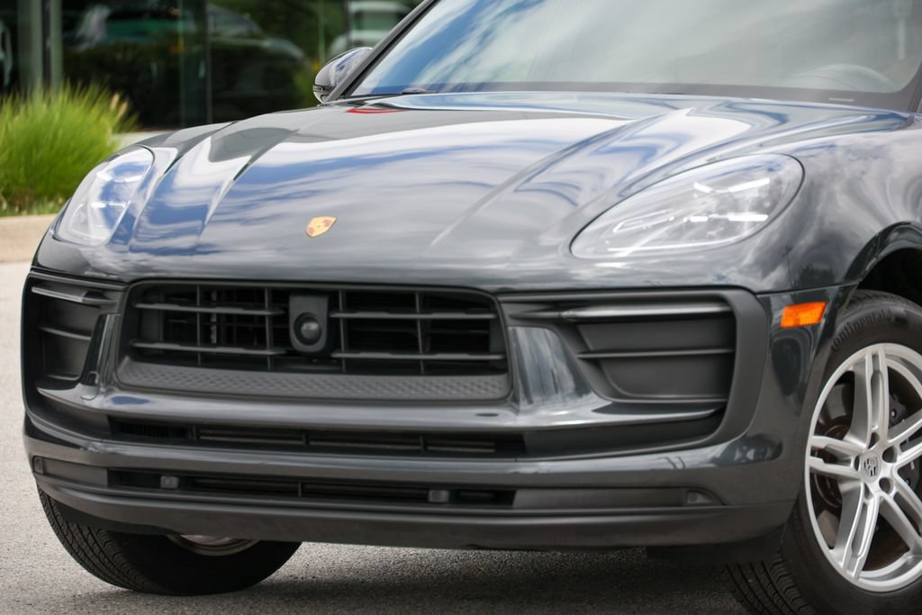 Certified 2023 Porsche Macan Turbo AWD/4WD image 13