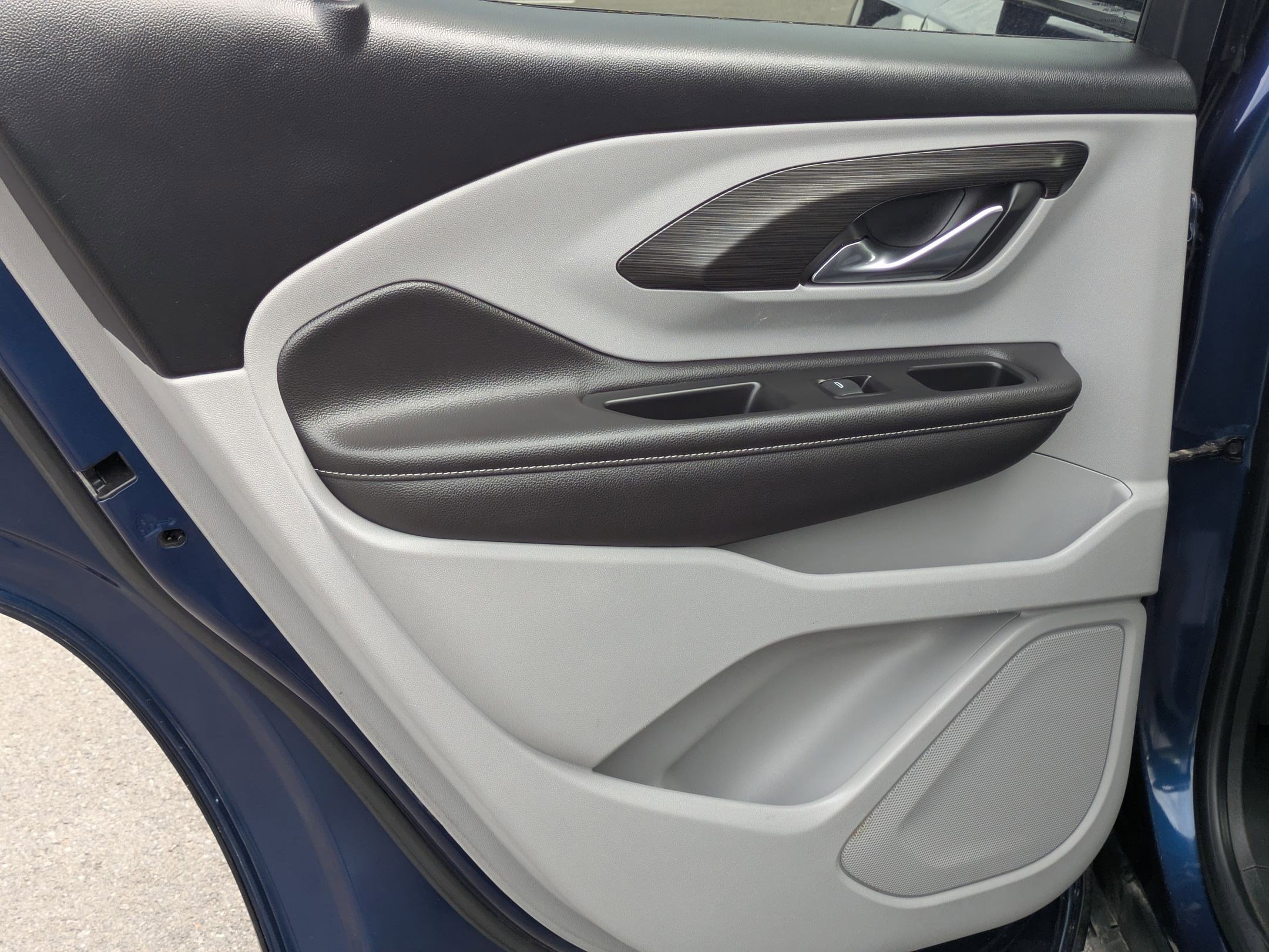 Used 2022 GMC Terrain SLT image 14