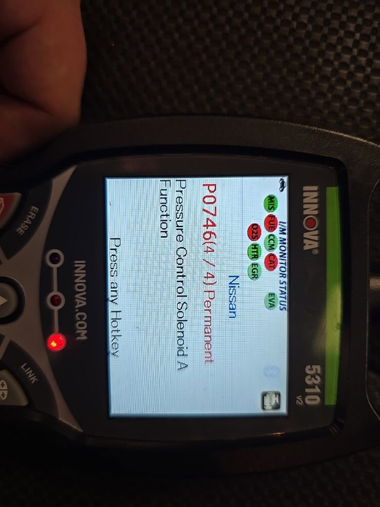 Used 2012 Nissan Rogue SV w/ Premium Pkg image 11