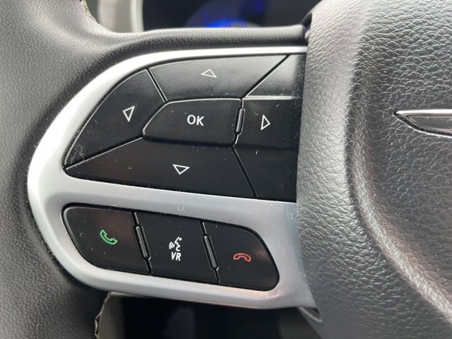 Used 2022 Chrysler Pacifica Touring-L image 20