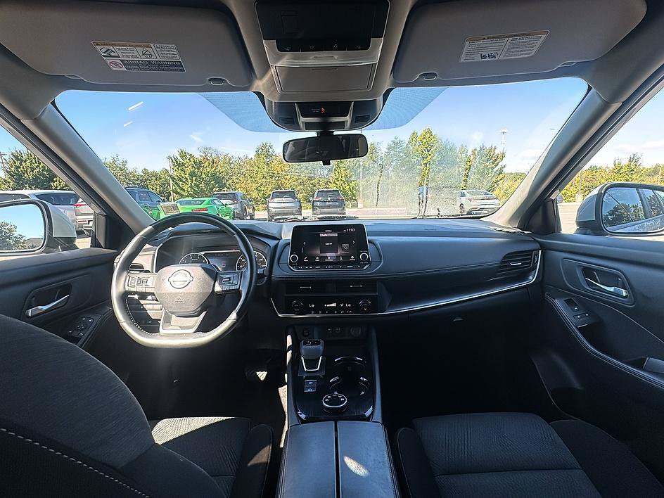 Certified 2025 Nissan Rogue SV AWD/4WD image 36