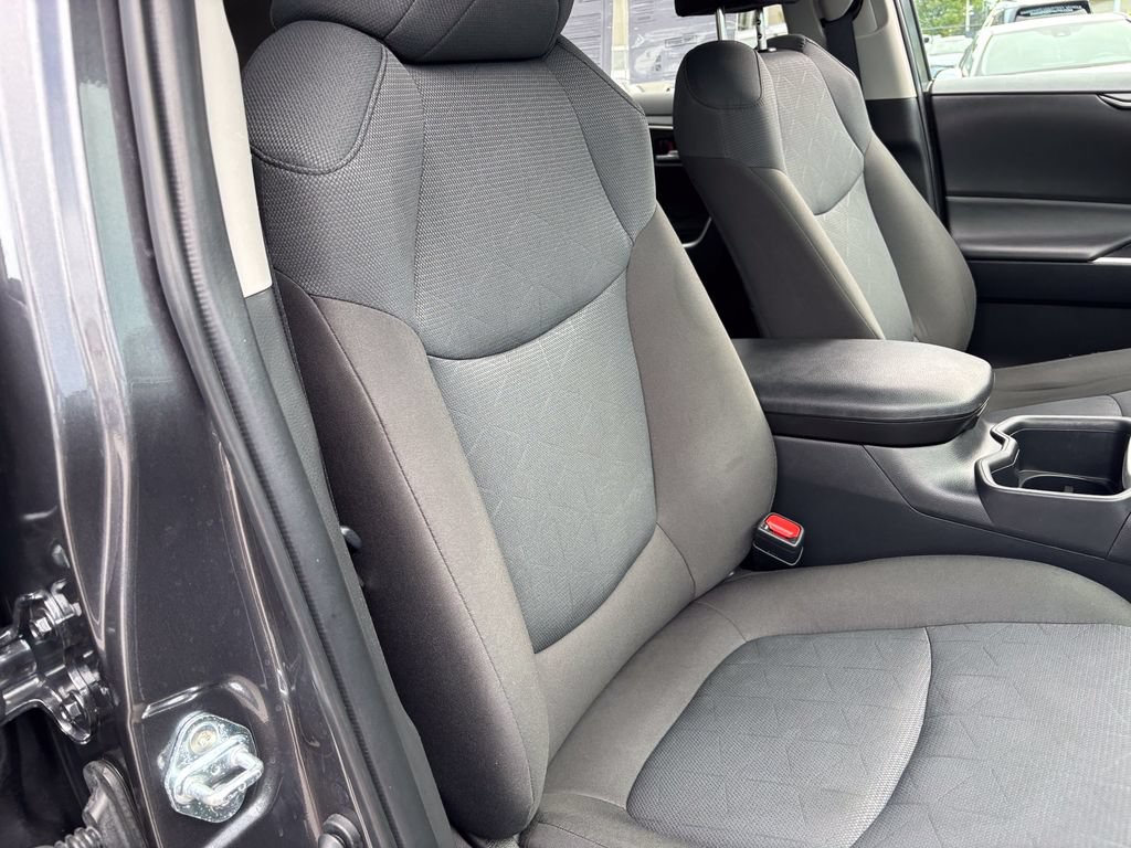 Used 2025 Toyota RAV4 XLE w/ Weather Package AWD/4WD image 38