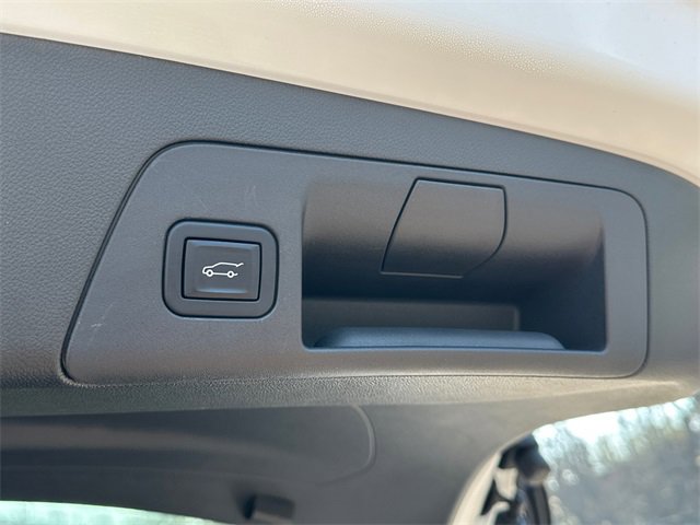 Used 2022 Buick Envision Essence w/ Safety Package image 19