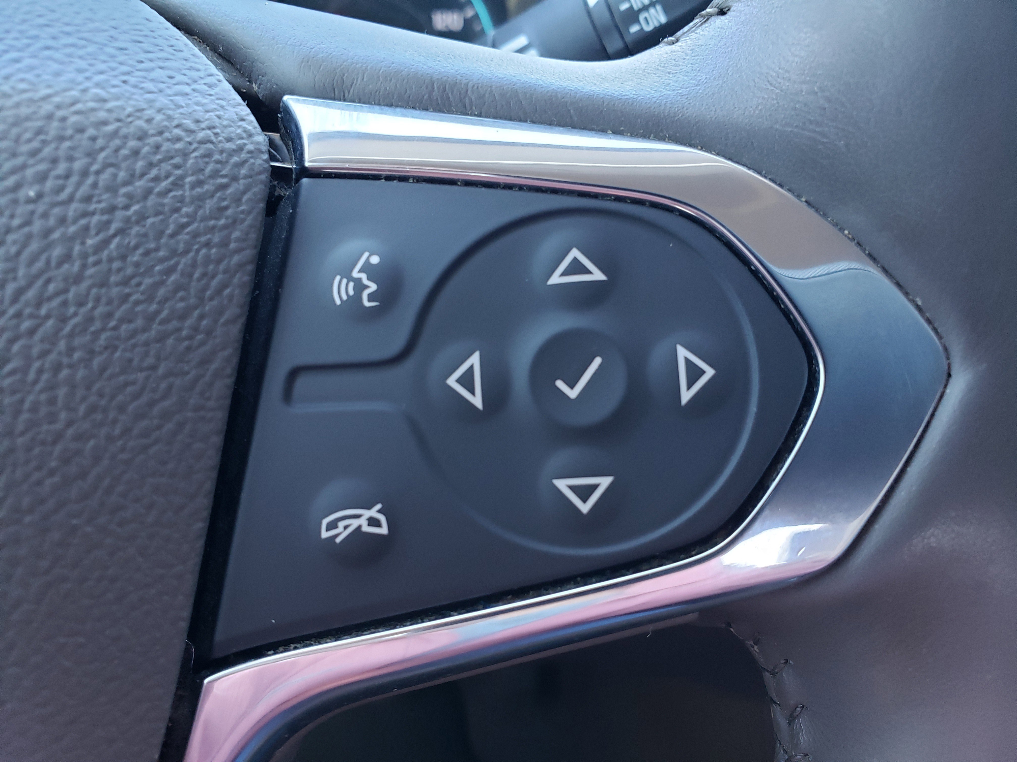 Used 2019 Chevrolet Traverse LT image 13