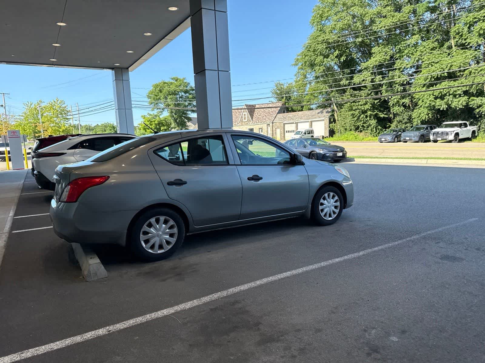 Used 2013 Nissan Versa S FWD image 7