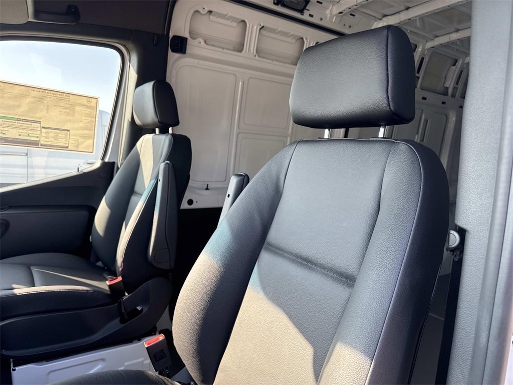 New 2025 Mercedes-Benz Sprinter 2500 image 18