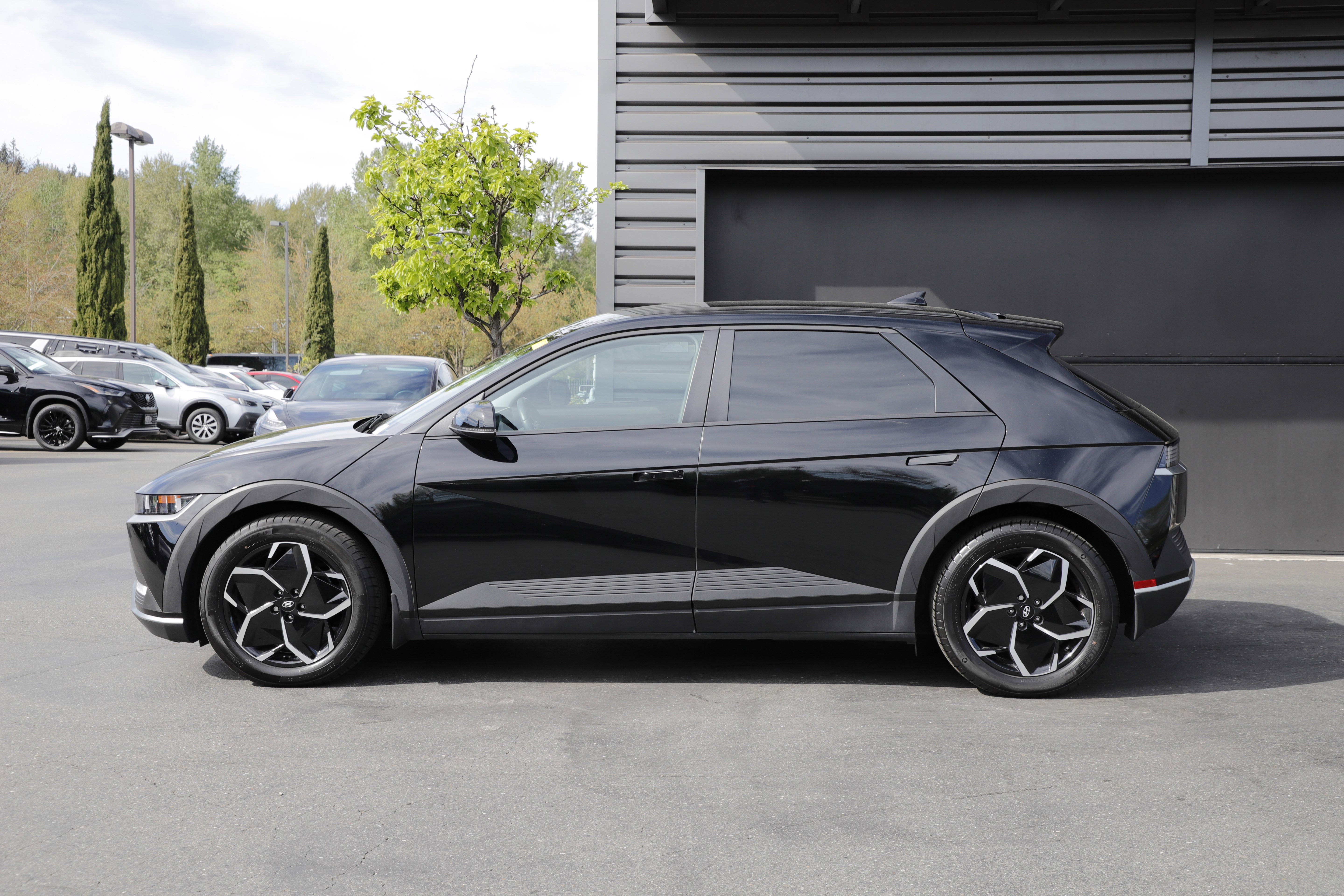 Used 2024 Hyundai Ioniq 5 SEL AWD/4WD image 5