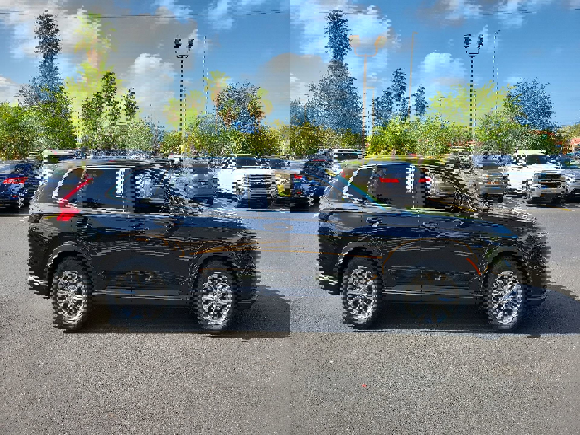 Used 2023 Honda CR-V EX image 4