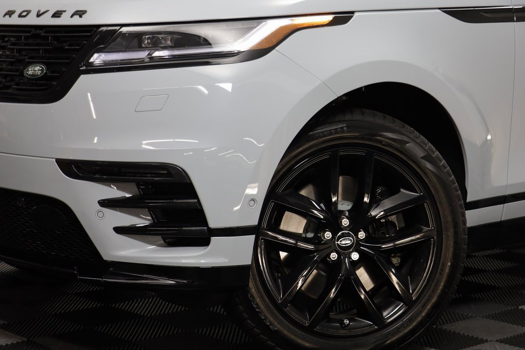 New 2026 Land Rover Range Rover Velar Dynamic SE image 3