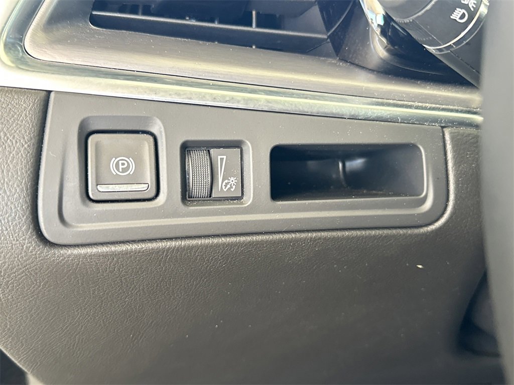 New 2025 Cadillac XT5 Luxury w/ LPO, Floor Liner Package image 16