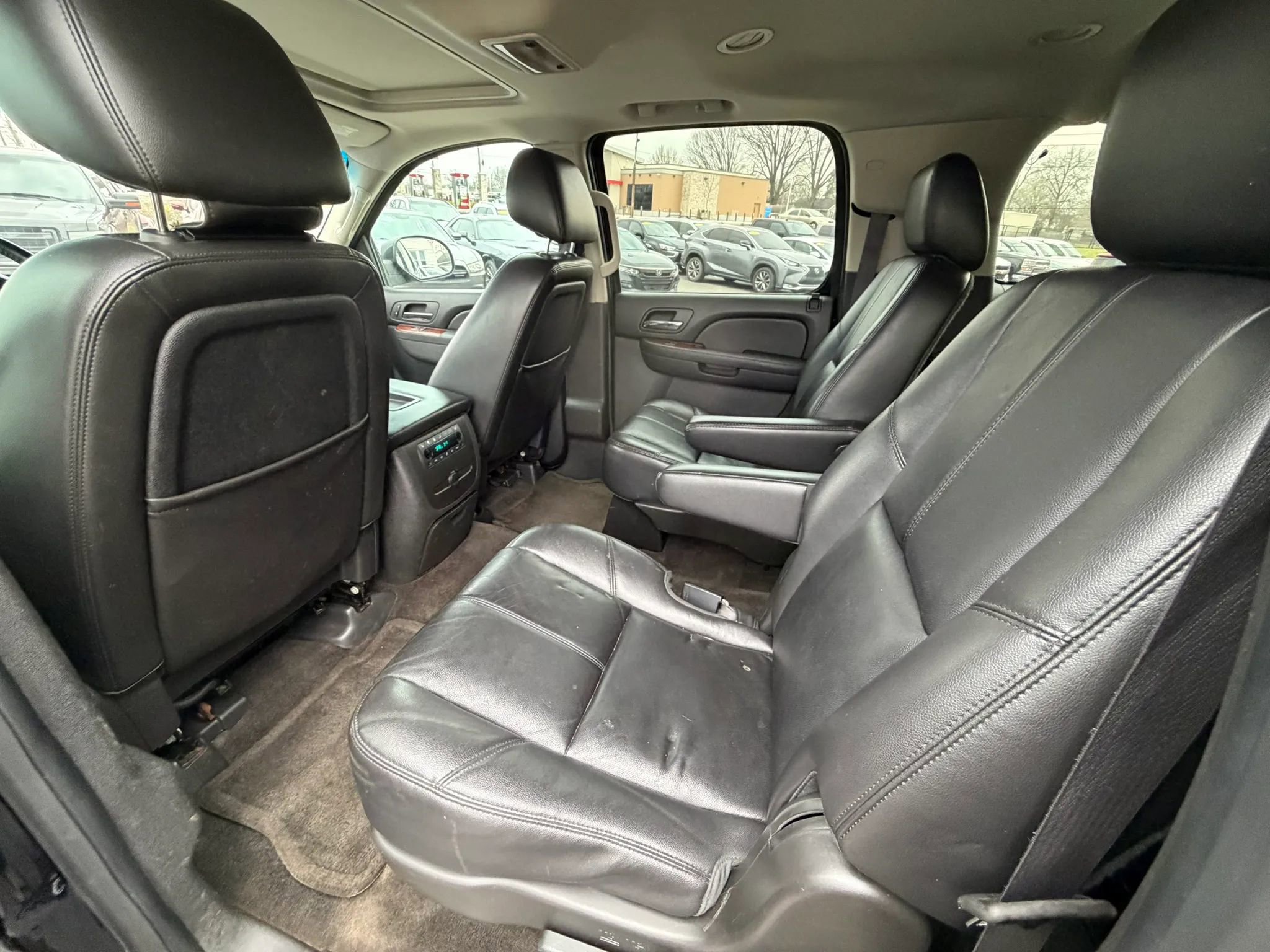 Used 2013 Chevrolet Suburban LT w/ Luxury Package image 27