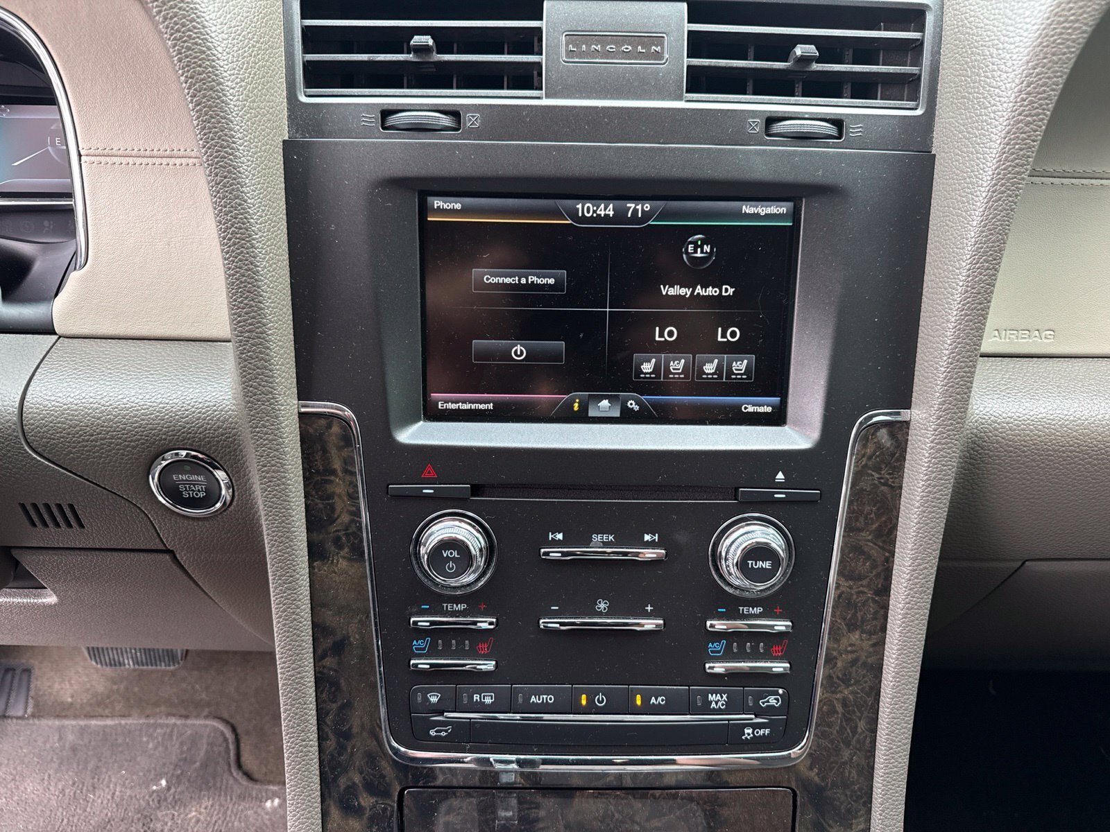Used 2015 Lincoln Navigator 2WD image 20