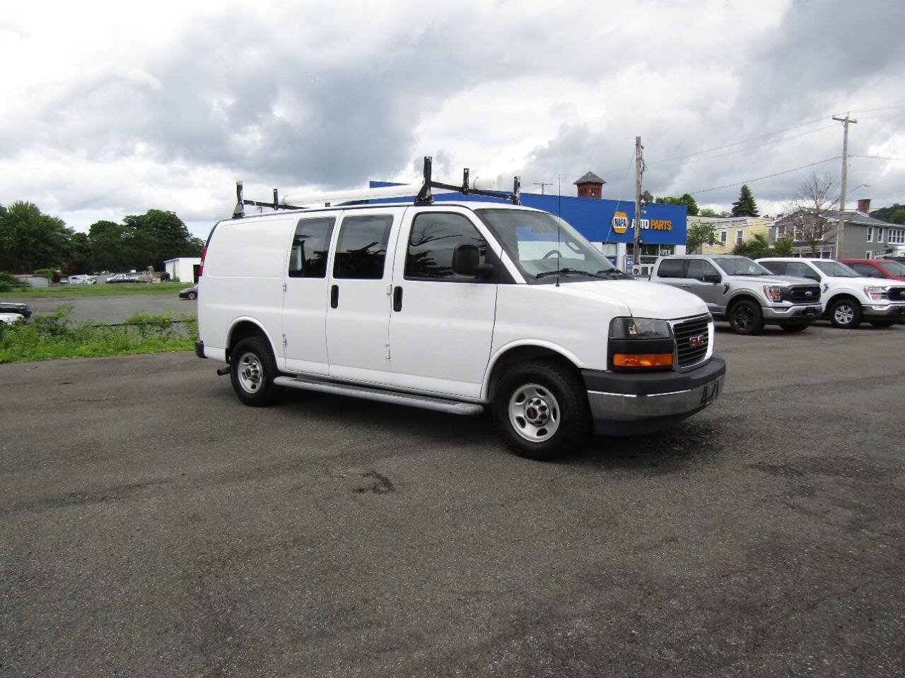 Used 2018 GMC Savana 2500 w/ Driver Convenience Package RWD image 8