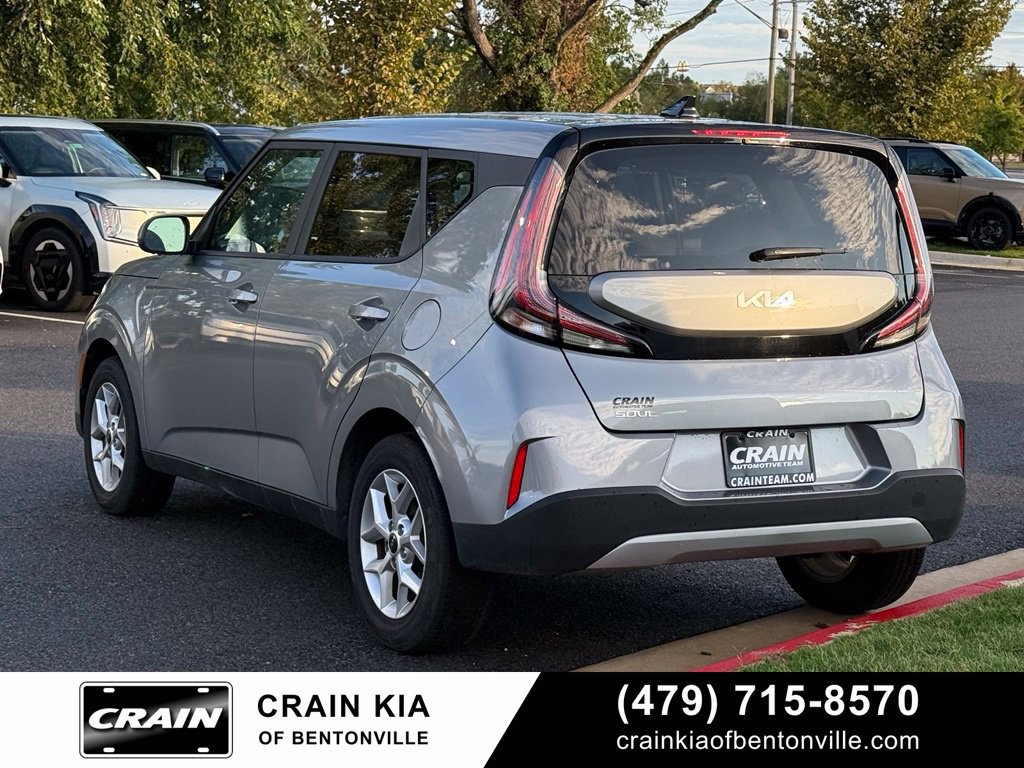Used 2025 Kia Soul LX w/ LX Technology Package FWD image 5