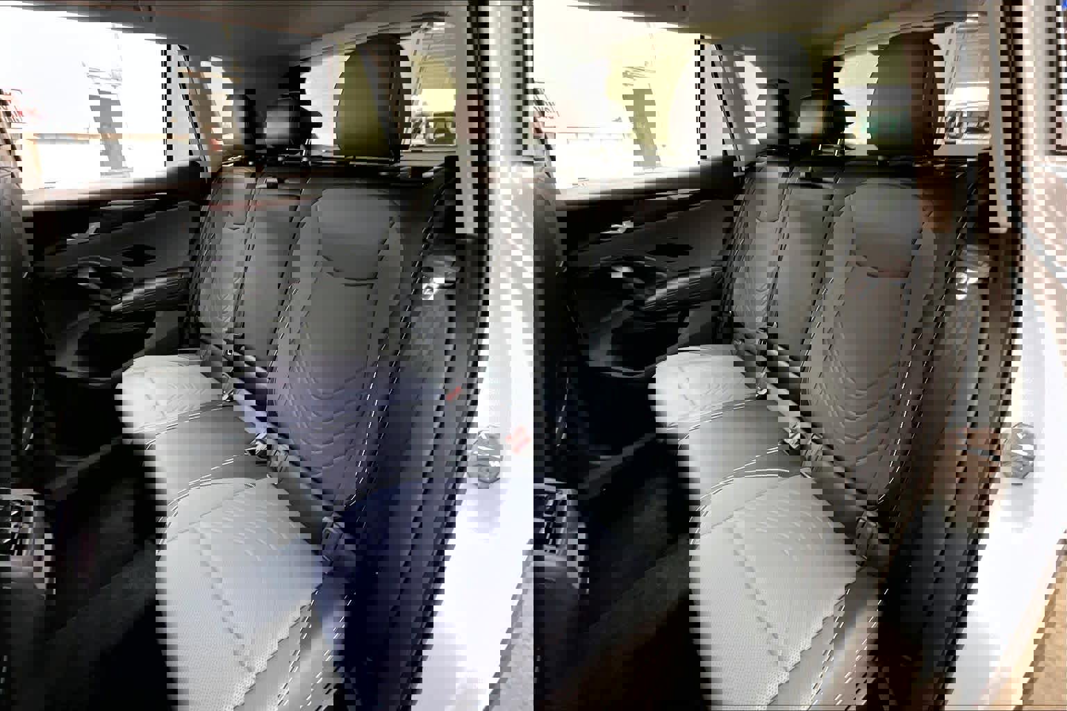 New 2026 Volkswagen Tiguan SE image 12