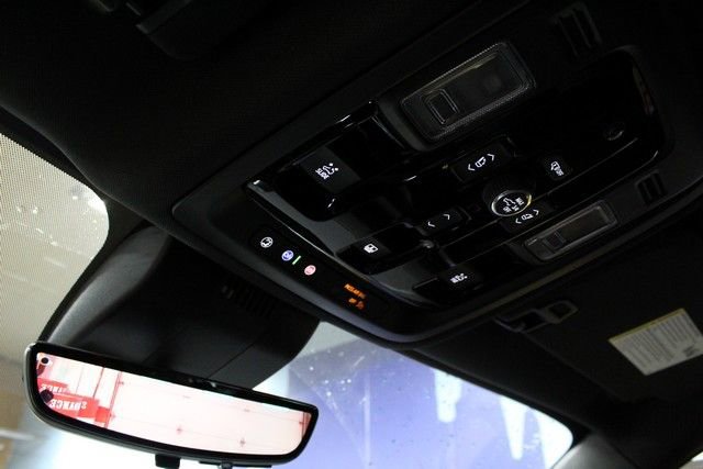 New 2026 GMC Yukon Elevation w/ Elevation Premium Package AWD/4WD image 31