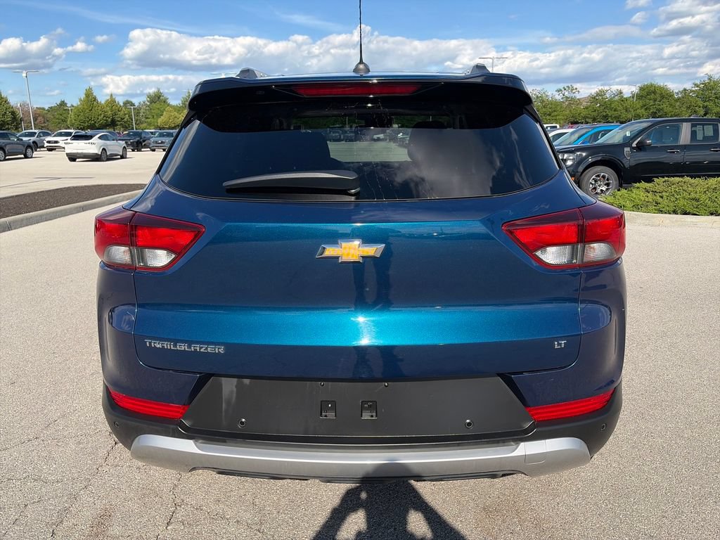 Used 2021 Chevrolet TrailBlazer LT w/ Premium Seating Package FWD image 6