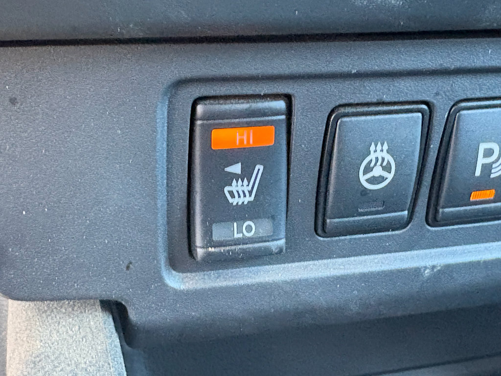 Used 2022 Nissan Frontier SV image 22