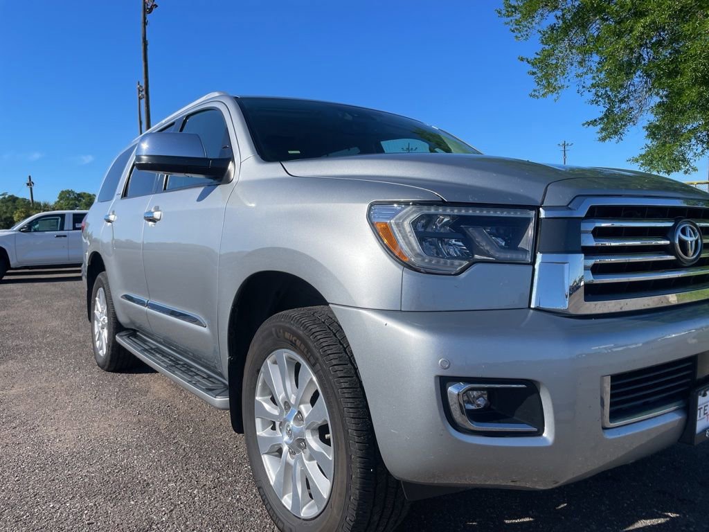 Used 2020 Toyota Sequoia Platinum AWD/4WD image 9