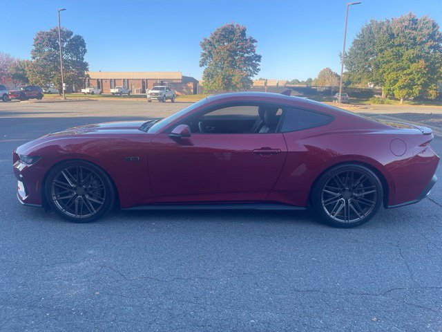 Used 2024 Ford Mustang GT Premium RWD image 2