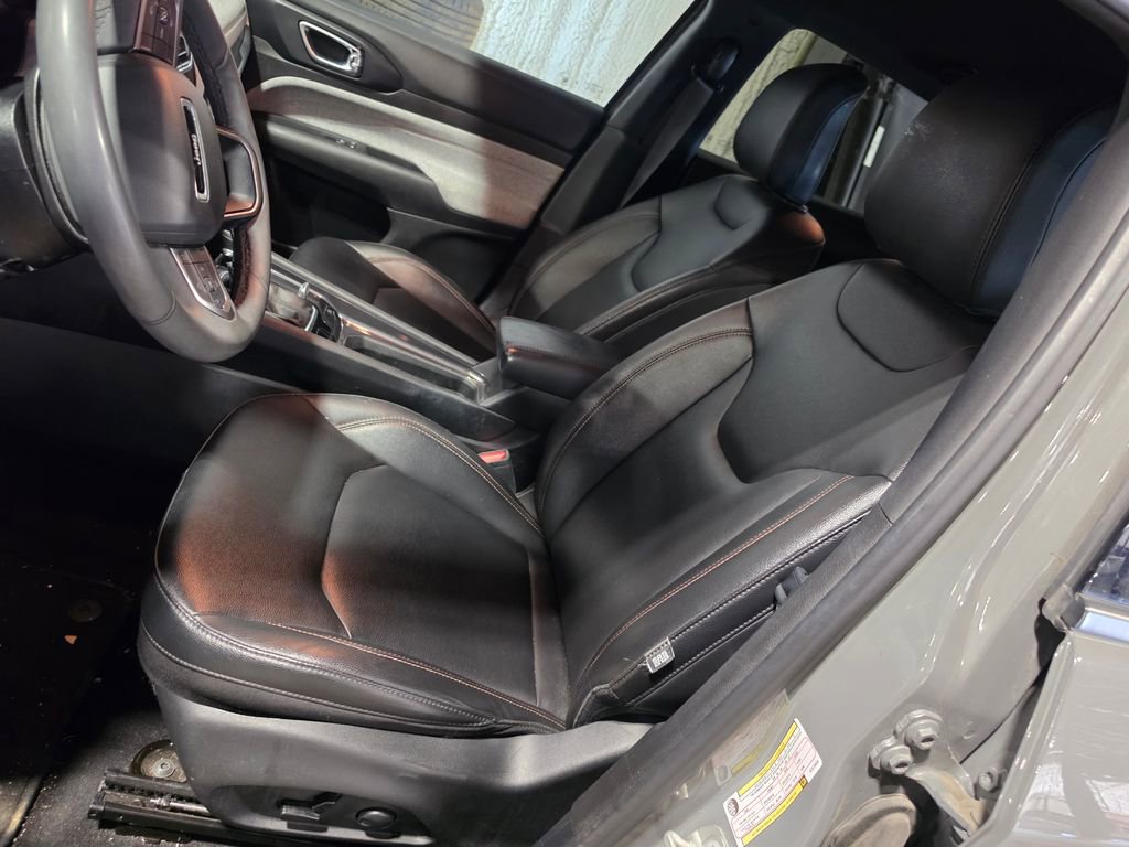 Used 2024 Jeep Compass Latitude AWD/4WD image 6