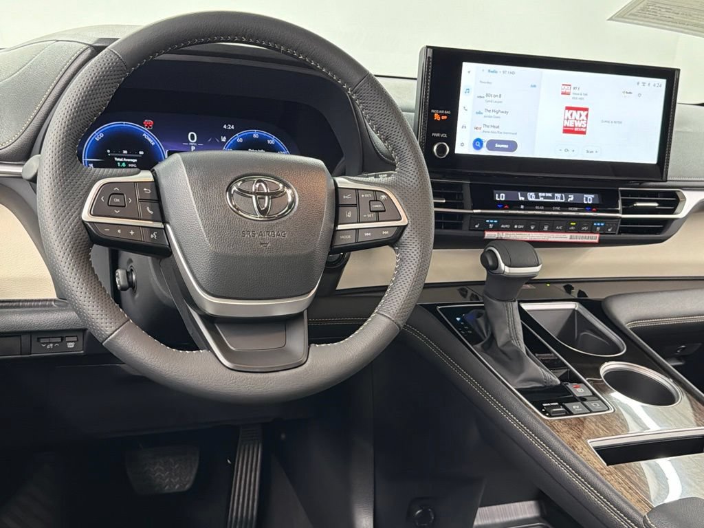 Certified 2026 Toyota Sienna Limited FWD image 37