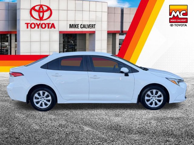 Used 2025 Toyota Corolla LE FWD image 7