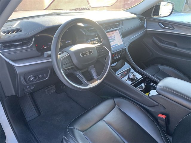 Used 2023 Jeep Grand Cherokee Limited image 10