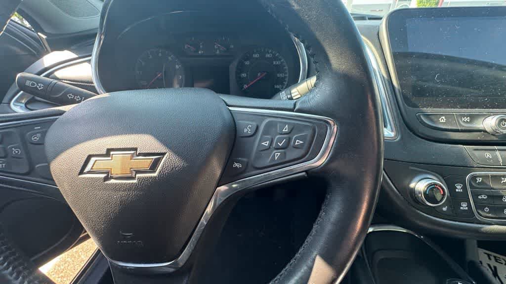 Used 2020 Chevrolet Malibu LT w/ Leather Package FWD image 19
