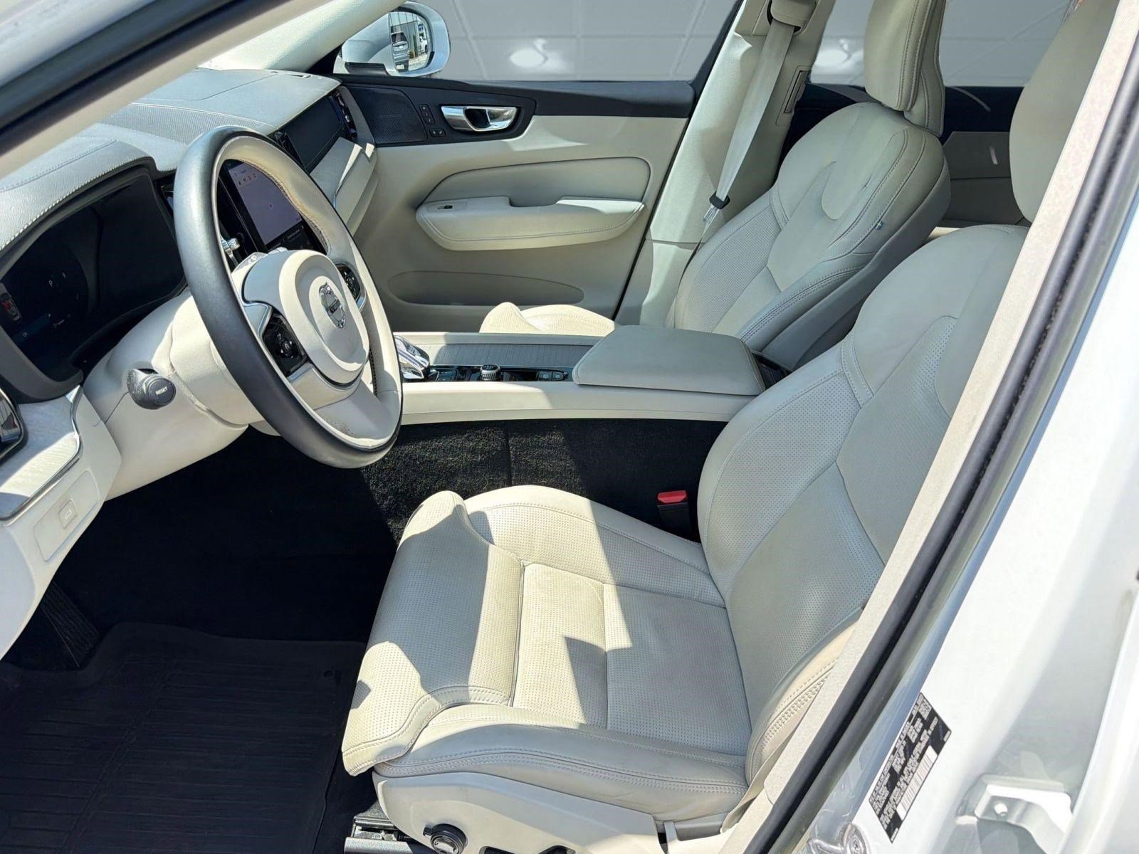 Used 2023 Volvo XC60 B5 Ultimate w/ Climate Package image 5