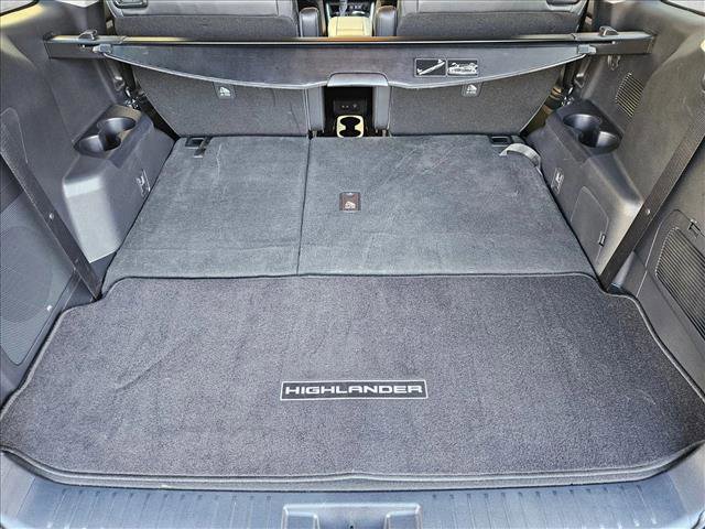 Used 2021 Toyota Highlander Limited image 6