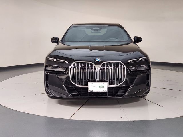 Used 2025 BMW 740i RWD image 9